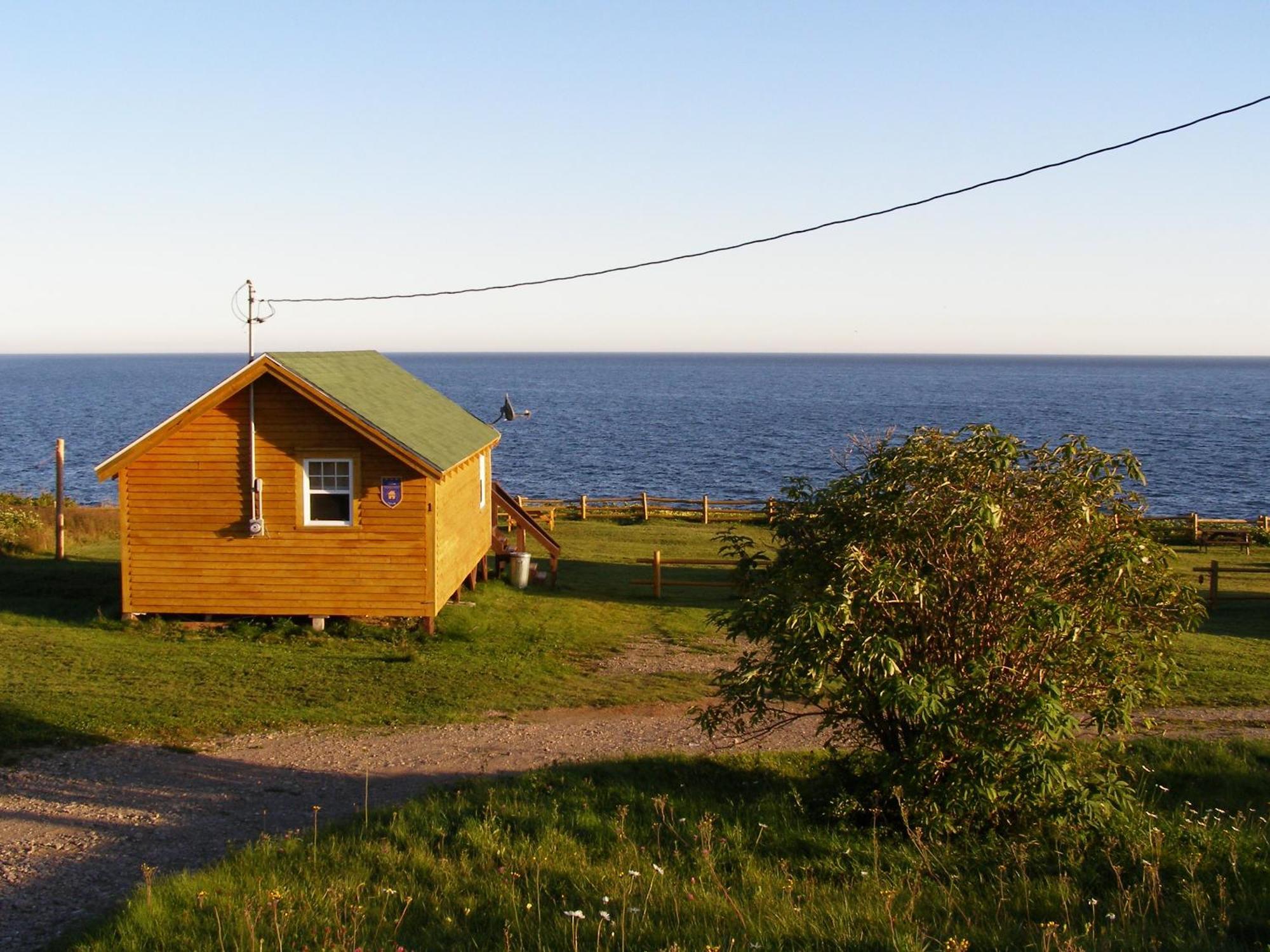 Les Chalets Brise-De-Mer Sainte-Therese-de-Gaspe Экстерьер фото