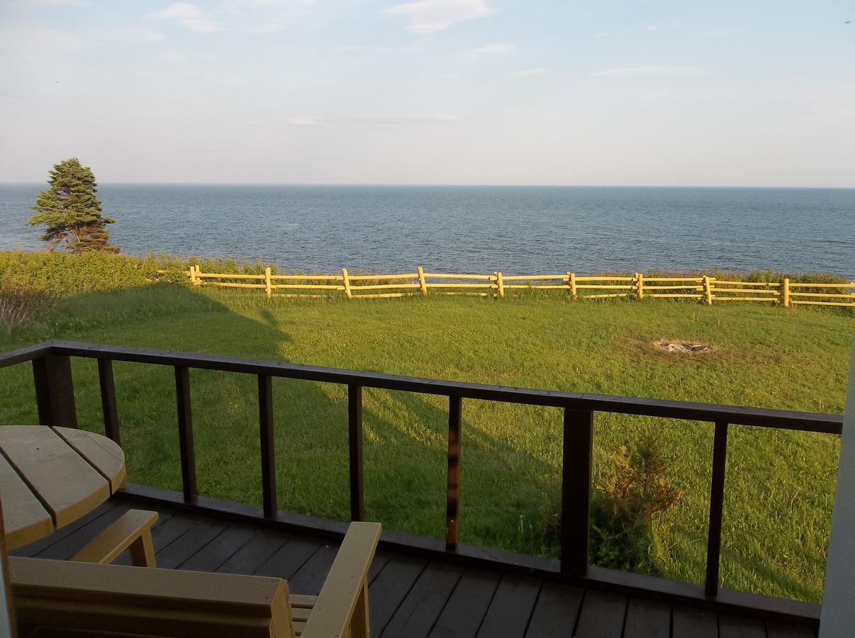 Les Chalets Brise-De-Mer Sainte-Therese-de-Gaspe Экстерьер фото